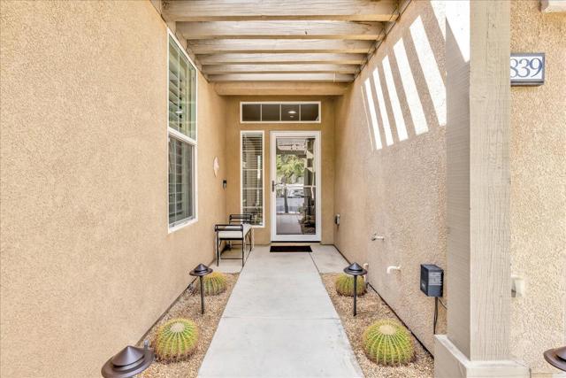 3839 Blue Sky Way, Palm Springs CA: https://media.crmls.org/mediaz/4d19440d-42eb-4346-9459-57897934376d.jpg