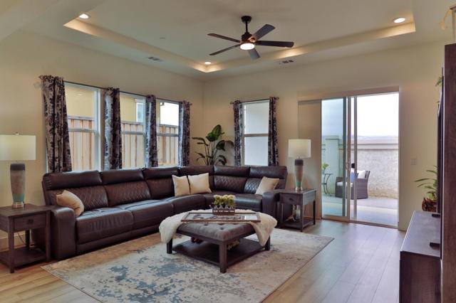 2102 White Oak Drive, Hollister CA: https://media.crmls.org/mediaz/4d19788b-d2f3-413e-8447-27066b008b9f.jpg