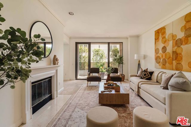 12218 Montana Avenue, Los Angeles, CA 90049