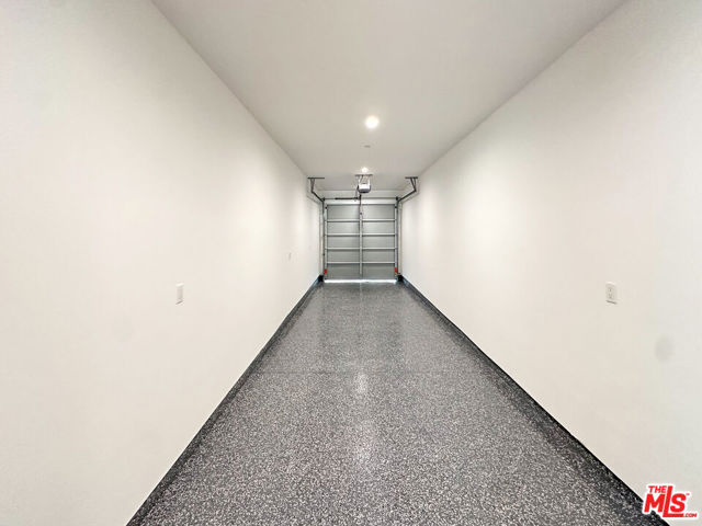 13843 Burbank Boulevard, Sherman Oaks CA: https://media.crmls.org/mediaz/4d1a29a3-41e5-433f-8a64-55e58bdb9549.jpg