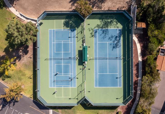 17476 Plaza Cerado, San Diego CA: https://media.crmls.org/mediaz/4d1a786a-c32f-4de2-8379-88cb1cae15d0.jpg