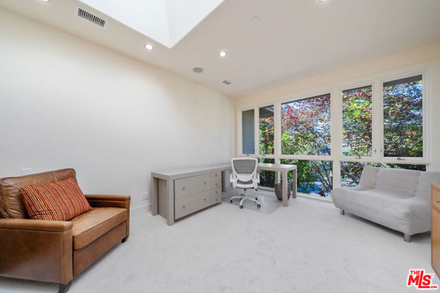 10148 Angelo Circle, Beverly Hills CA: https://media.crmls.org/mediaz/4d1a7cd3-0cd8-46f1-a69d-d3c5c3b6ef1f.jpg
