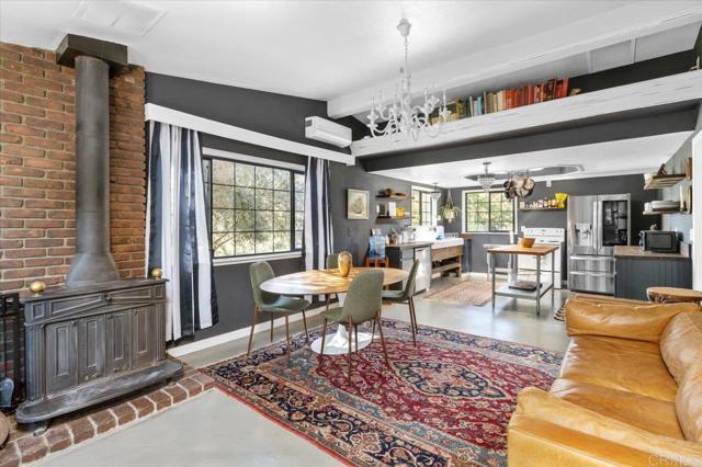 40707 Intrepid Rd, Hemet CA: https://media.crmls.org/mediaz/4d1b7d24-cd84-4e65-aefd-703a6b6b0630.jpg