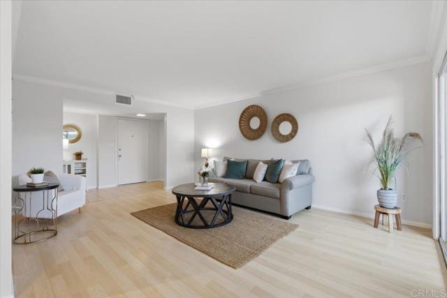 Detail Gallery Image 6 of 26 For 333 Orange Ave #13,  Coronado,  CA 92118 - 2 Beds | 2 Baths
