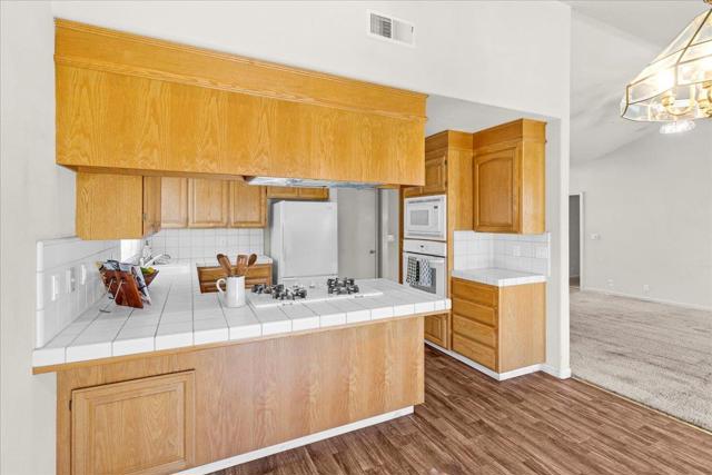 329 Westminster Drive, Salinas CA: https://media.crmls.org/mediaz/4d1bbe6c-ec37-4c4c-a9b5-10121bd3d6ae.jpg