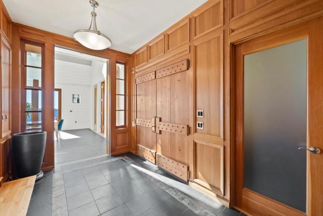 15220 Upper Ellen Road, Los Gatos CA: https://media.crmls.org/mediaz/4d1bdf01-c085-4bba-a0de-2fa891ea199c.jpg