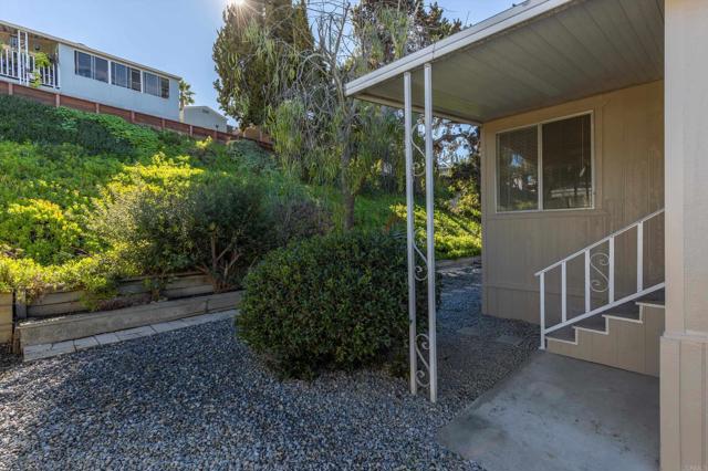 Detail Gallery Image 26 of 39 For 2130 Sunset Dr #55,  Vista,  CA 92081 - 2 Beds | 2 Baths