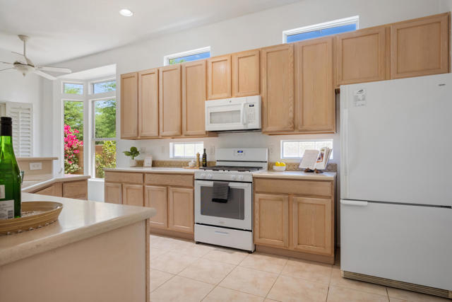 44010 Royal Troon Drive Drive, Indio CA: https://media.crmls.org/mediaz/4d1c73df-a182-4e1c-b9c0-c1fcf5746de8.jpg