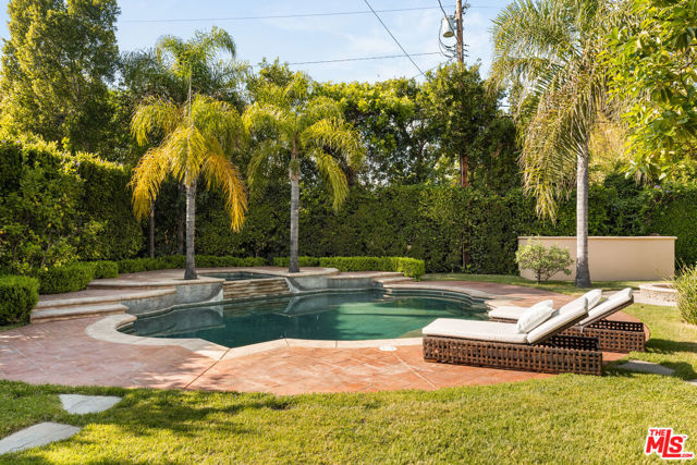 13845 Magnolia Boulevard, Sherman Oaks CA: https://media.crmls.org/mediaz/4d1cbab9-c9f2-4b40-9f18-40d30a90f74e.jpg