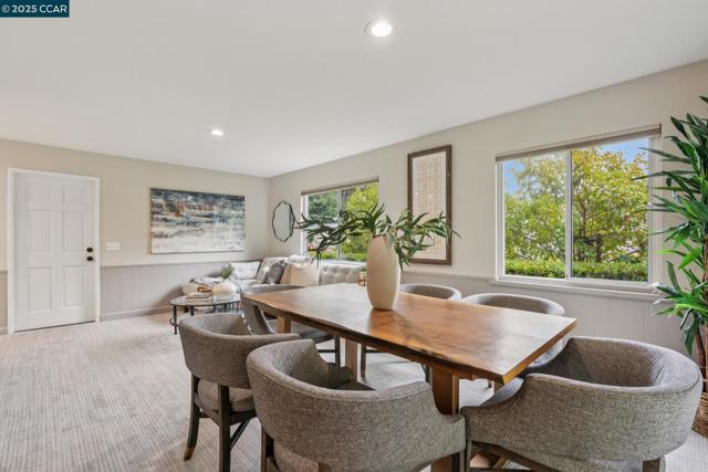 8 Southwaite Ct, Orinda CA: https://media.crmls.org/mediaz/4d1cd412-2ad9-4100-8322-16c793ab4e5d.jpg
