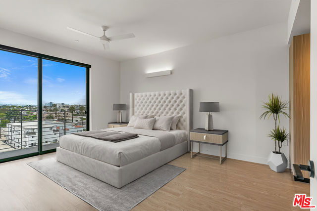 3688 Overland Avenue, Los Angeles CA: https://media.crmls.org/mediaz/4d1d8090-084f-4d60-8cde-13f696bff4f0.jpg