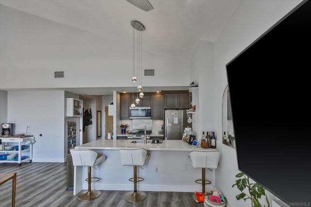 350 11th Ave, San Diego CA: https://media.crmls.org/mediaz/4d1e29fc-e1e3-4e0f-a250-dd164696fe6f.jpg