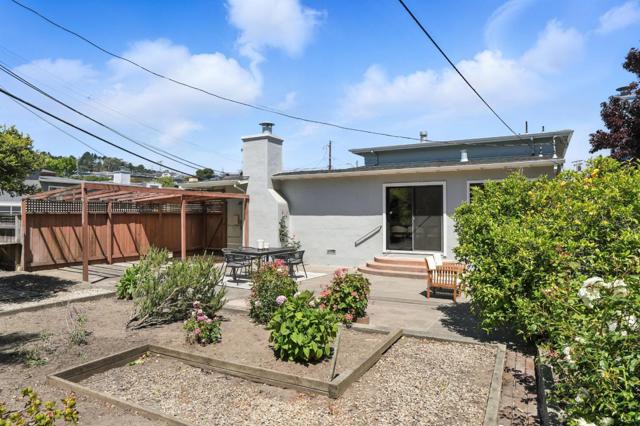 381 Granada Drive, South San Francisco CA: https://media.crmls.org/mediaz/4d2135bc-9327-4a1b-8b5f-3908c8956dbc.jpg