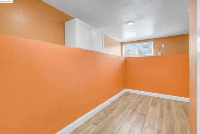 907 39Th Ave, Oakland, California 94601, 4 Bedrooms Bedrooms, ,1 BathroomBathrooms,Single Family Residence,For Sale,39Th Ave,41069340