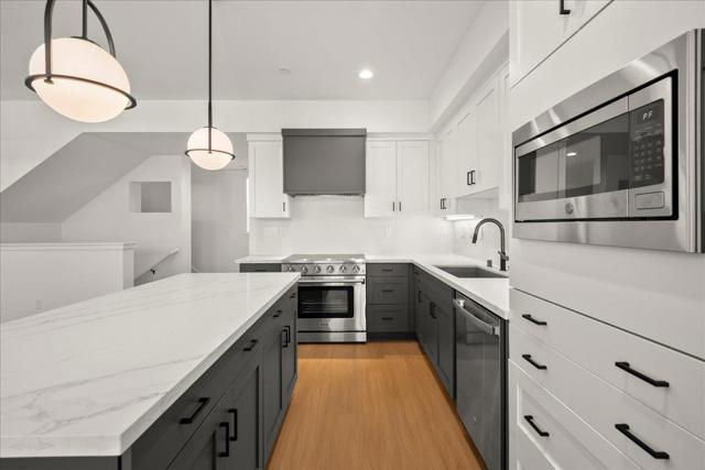 224 Carroll Street, Sunnyvale CA: https://media.crmls.org/mediaz/4d21e1a9-29b8-4a40-a834-14abd664f24a.jpg