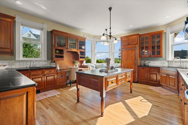 311313 Ocean View Avenue, Santa Cruz CA: https://media.crmls.org/mediaz/4d232196-73bf-4444-be72-274395a2bfd6.jpg