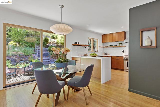5801 Balboa Dr, Oakland CA: https://media.crmls.org/mediaz/4d235018-70b3-40c9-abe9-998b9e173bbd.jpg