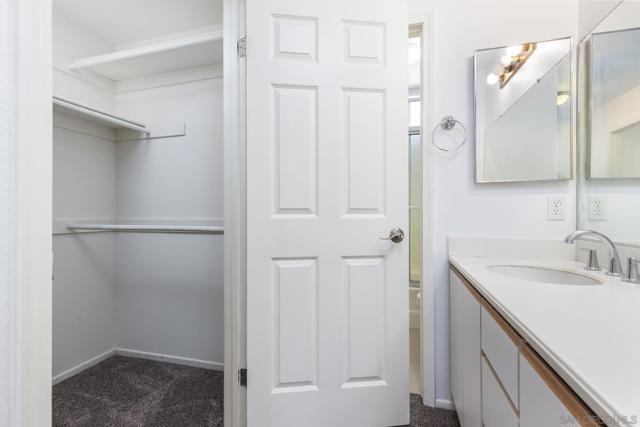 12039 Calle De Leon Drive, El Cajon CA: https://media.crmls.org/mediaz/4d237a51-02d5-4f8a-9ffc-237eb8c1a0e8.jpg