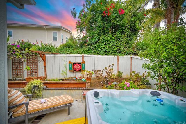 6707 Ketch Way, Carlsbad CA: https://media.crmls.org/mediaz/4d239691-72f5-4f4c-abe7-e55087cb20aa.jpg