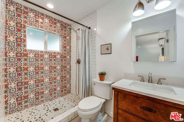 1304 -1306 W 48th Street, Los Angeles CA: https://media.crmls.org/mediaz/4d247e28-be50-4a48-bcbf-af2f48de967b.jpg
