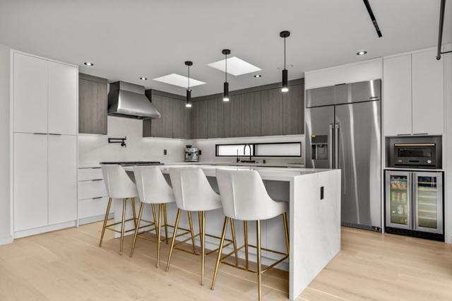 243 Aviador Avenue, Millbrae CA: https://media.crmls.org/mediaz/4d254ea3-d9d8-4fd1-b075-760175999f27.jpg