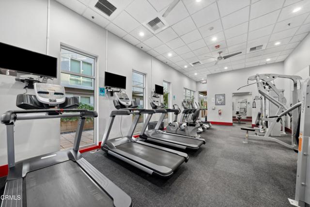 645 W 9th Street, Los Angeles CA: https://media.crmls.org/mediaz/4d2573c8-c14a-4669-bb55-7677bb439b28.jpg