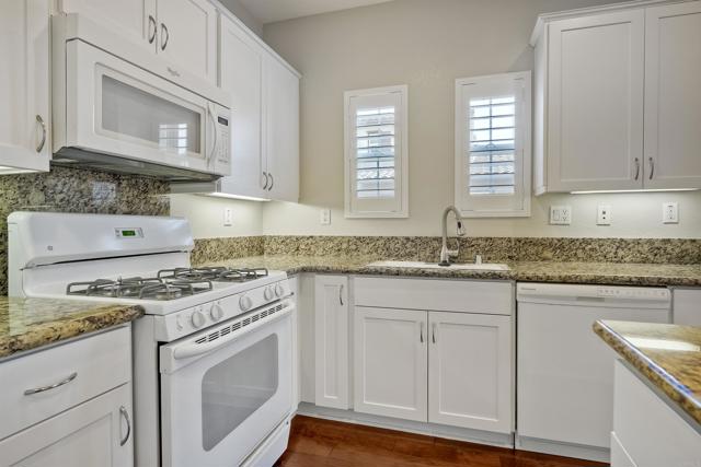1440 Clearview Way, San Marcos CA: https://media.crmls.org/mediaz/4d25f3e8-dee4-4b50-9ef1-e5c57a59f647.jpg