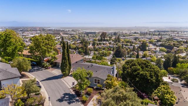 141 Hillcrest Road, San Carlos CA: https://media.crmls.org/mediaz/4d263b8b-5877-488f-ae8f-0f51cb86ac9a.jpg