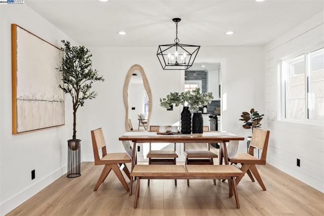 3270 Santa Sophia Way, Union City CA: https://media.crmls.org/mediaz/4d266fb6-647c-4fbb-95a8-3a0a658ff0fe.jpg