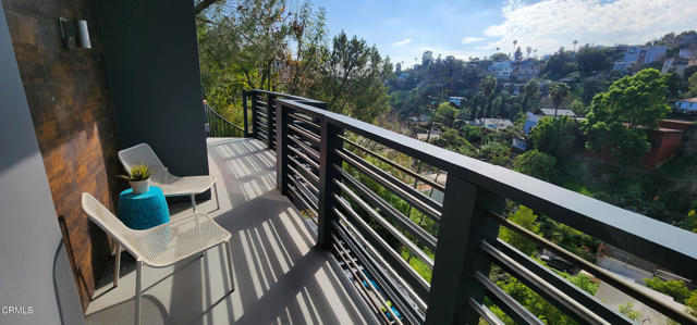 Detail Gallery Image 33 of 33 For 475 Rustic Dr, Los Angeles,  CA 90065 - 3 Beds | 3/1 Baths