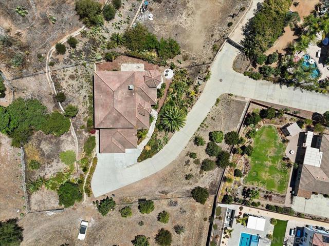 2342 CARIOCA PL, Vista CA: https://media.crmls.org/mediaz/4d27c08b-7857-411f-a93a-73c293c4086e.jpg