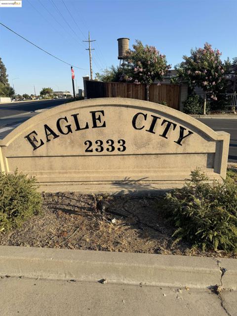 137 Zartop, Oakley CA: https://media.crmls.org/mediaz/4d288175-ea4c-469f-89da-3850ea7830dc.jpg