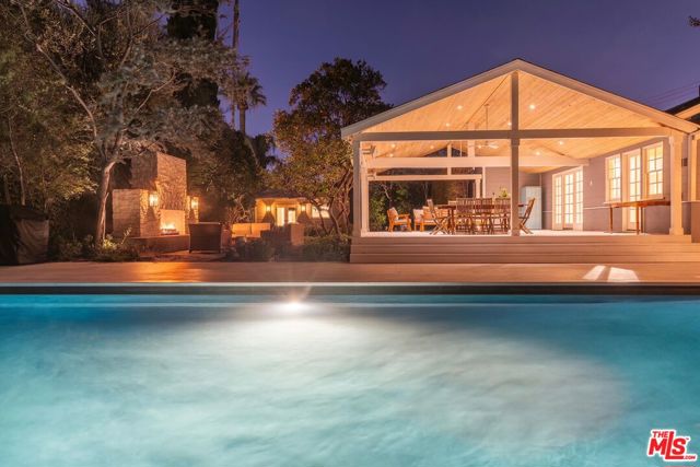 5705 Sunnyslope Avenue, Valley Glen CA: https://media.crmls.org/mediaz/4d28fef9-93b9-4051-995e-5597ff6f5599.jpg