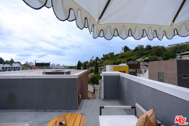 2210 Tom Mix Road, Los Angeles CA: https://media.crmls.org/mediaz/4d2916f7-2094-4f87-91c0-771909cf79a8.jpg