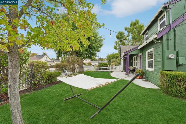 1364 Cobblestone Ct, Concord CA: https://media.crmls.org/mediaz/4d293929-ec89-4e76-b950-a8b73c52ec43.jpg