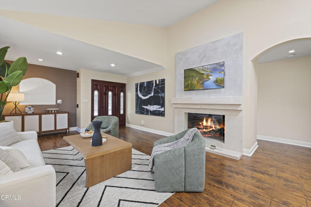 Detail Gallery Image 5 of 51 For 4961 Alcove Ave, Valley Village,  CA 91607 - 3 Beds | 2 Baths