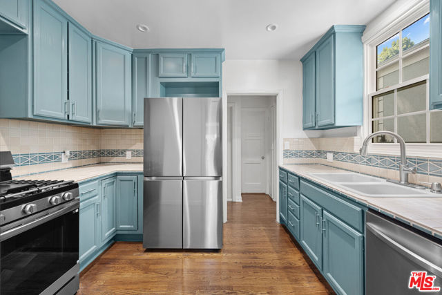 2411 St George Street, Los Angeles CA: https://media.crmls.org/mediaz/4d2bb9a0-cd65-40e5-b3d7-e4f60d983c55.jpg