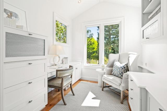 6 Zachary Court, Menlo Park CA: https://media.crmls.org/mediaz/4d2bbcf6-7cb7-430c-b3e2-9fc5cac0d454.jpg