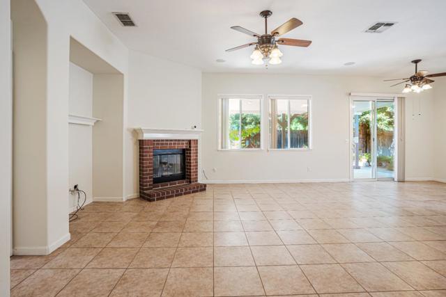 9712 Bovill Drive, Elk Grove CA: https://media.crmls.org/mediaz/4d2bc624-abac-4e5e-83bb-44a042f53cce.jpg