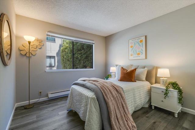 976 Kiely Boulevard, Santa Clara CA: https://media.crmls.org/mediaz/4d2c3438-51df-4a6b-8a78-4a3caf798dd6.jpg