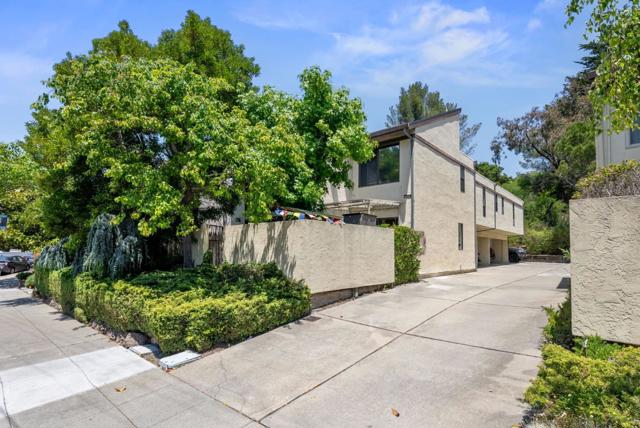 2005 Parrott Drive, San Mateo CA: https://media.crmls.org/mediaz/4d2d6cfe-784d-4e78-9e70-dec49b6b6c2f.jpg