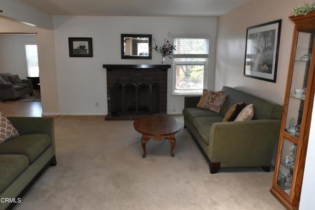 1101 Novato Drive, Oxnard CA: https://media.crmls.org/mediaz/4d2e557d-9b63-4ae6-adb0-13209b8ab8eb.jpg
