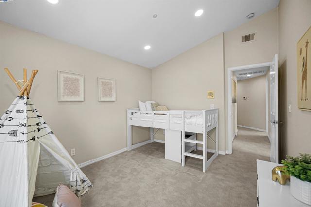 3473 Edinburgh Dr, Livermore CA: https://media.crmls.org/mediaz/4d2e7915-efdb-48c1-8b2c-b33909089864.jpg