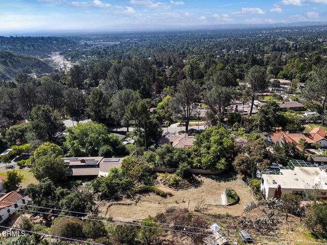 2115 Pinecrest Dr, Altadena CA: https://media.crmls.org/mediaz/4d2f2981-c5ef-405e-83c5-0c7d1c992e38.jpg