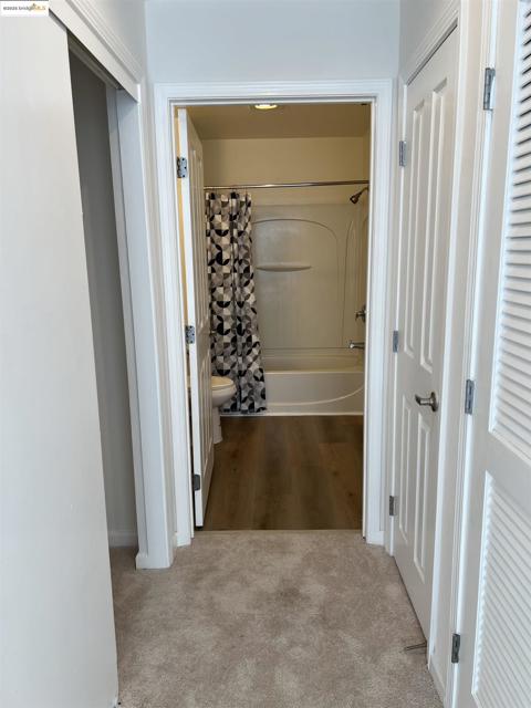 989 Franklin St, Oakland CA: https://media.crmls.org/mediaz/4d2fc196-7e5e-4da9-a58b-6578edff044d.jpg