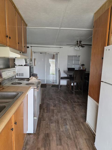 9588 Avenue H, Bombay Beach CA: https://media.crmls.org/mediaz/4d308fb8-5ac0-4718-83cf-406eafff2191.jpg