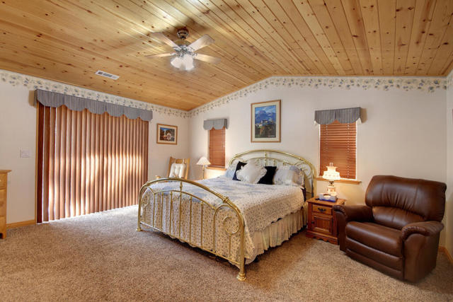 1769 Cascade Road, Big Bear CA: https://media.crmls.org/mediaz/4d30bfe3-8bff-43f2-90b9-a328a4f89612.jpg