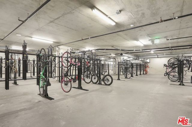 889 Francisco Street, Los Angeles CA: https://media.crmls.org/mediaz/4d30c54e-be45-4451-b76b-4d7de3a8a004.jpg