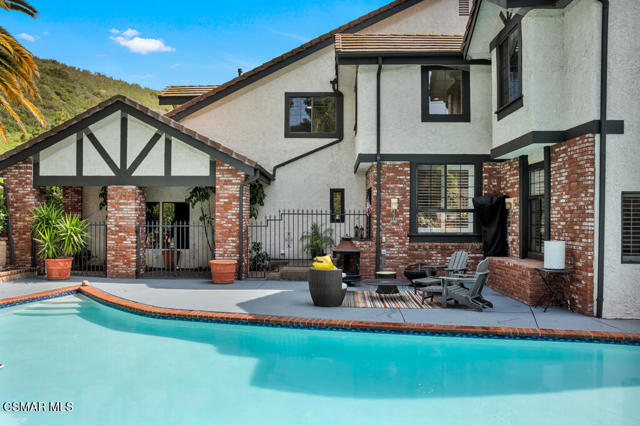 6057 Rainbow Hill Road, Agoura Hills CA: https://media.crmls.org/mediaz/4d30c7e9-a29b-45ad-a3c1-ac2427fe2c3f.jpg