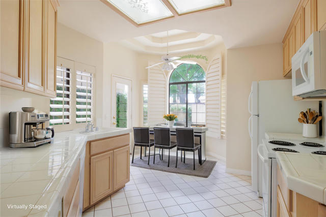 106 Celano Circle, Palm Desert CA: https://media.crmls.org/mediaz/4d311ffe-6a08-4766-b086-0ed29f43ba68.jpg